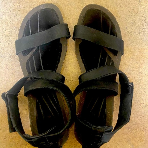 Shoes - Teva Cabrillo black wedge sandals size 9